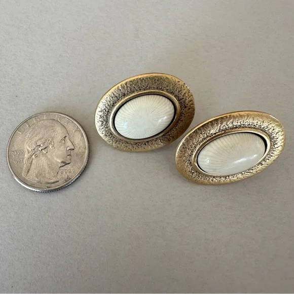SOLD Vintage Napier Brushed Gold Tone and Ivory Oval Screw Back Clip On Earring - Picture 2 of 6
